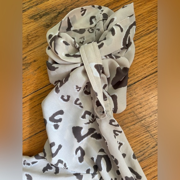 BCBGMAXAZRIA ANIMAL PRINT DRESS - Picture 5 of 10